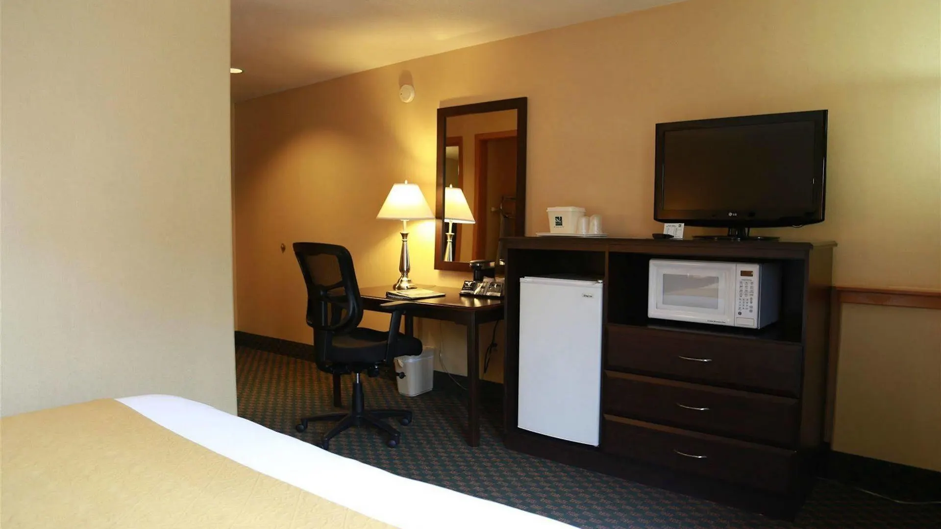 Quality Inn & Suites Seattle Center Hotel
