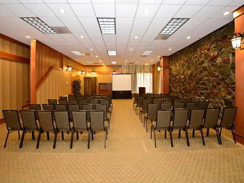 Quality Inn & Suites Seattle Center Hotel