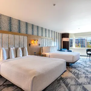 Silver Cloud - Broadway Hotel