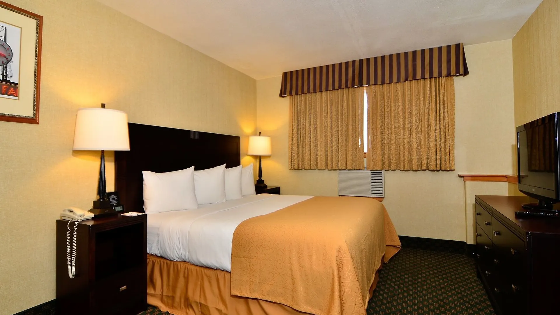 Отель Quality Inn & Suites Seattle Center