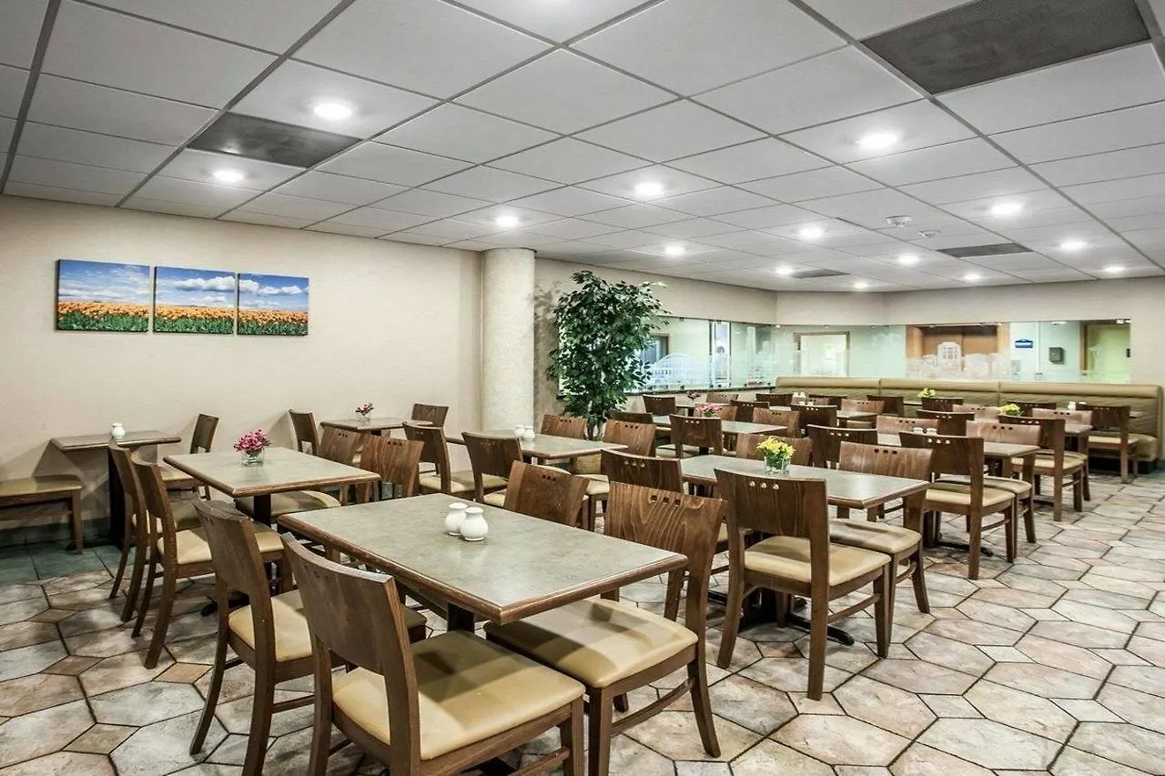 Quality Inn & Suites Seattle Center 3*,  США